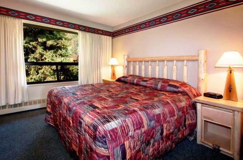 Lodge Marmot