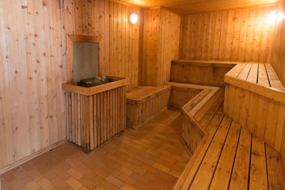 Lodge Marmot Jasper